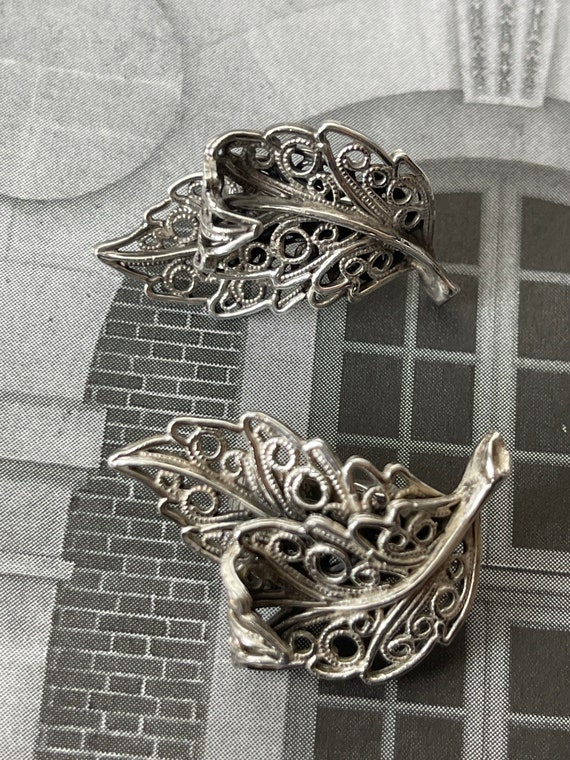 Vintage Lisner Clip on Silver tone Leaf Earring - image 1