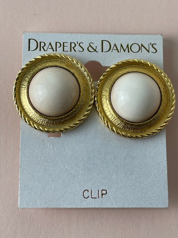 Vintage Drapers & Damon 80’s Clip On Gold Tone Ca… - image 1