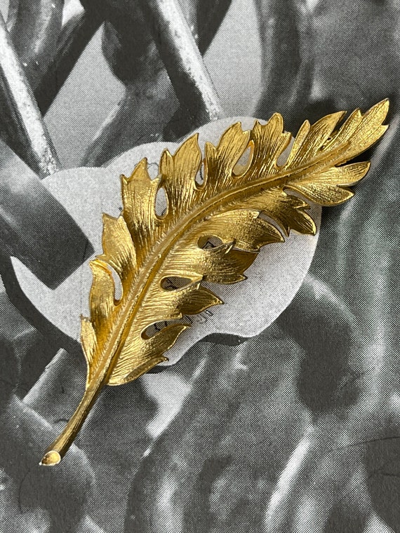 Vintage Coro Signed 1961 Gold Tone Leaf Brooch Pin