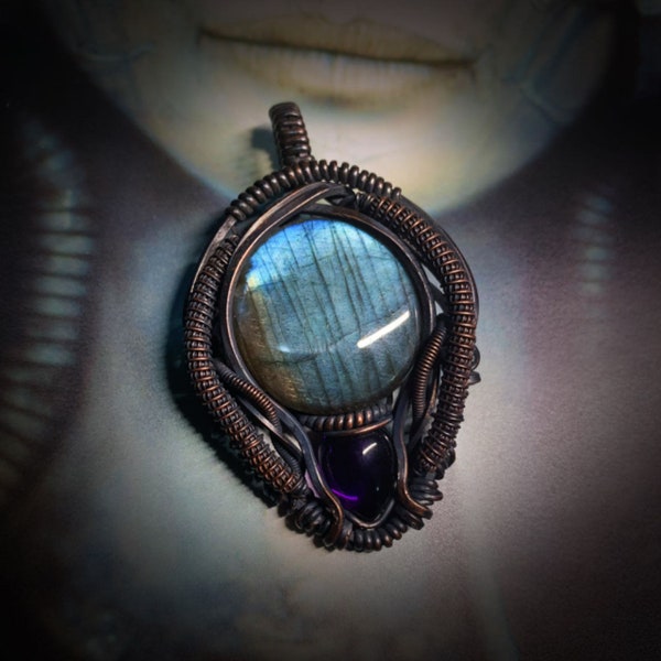 Handmade Giger Inspired biomechanical Pendant, Wire Wrapped Labradorite Steampunk Necklace, Dark Academia Jewelry,Nostromo