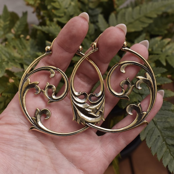 Gotiska ornamentörhängen • Ringar • Gyllene mässing • Par