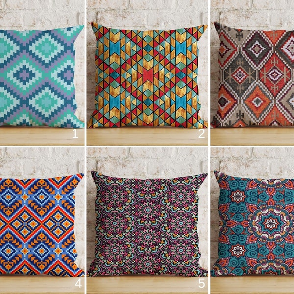 Kilim Design Aztec Print Cushion Cover, Terracotta Brick Colored Southwestern Pillow Cover, Ethnic Tribal Farmhouse Black Boho House Decor