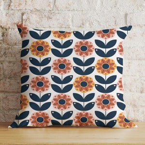 Linear Stem Scandinavian Cushion Cover, Vibrant Retro Floral Pattern Pillowcase, Vintage Scandinavian Throw, Floral Textured Cushion Case