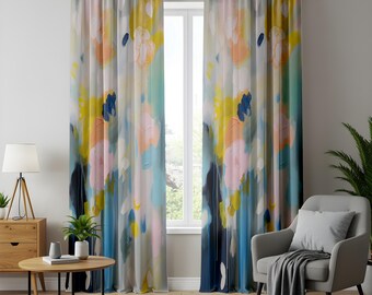 Cortinas abstractas con estampado floral en acuarela, decoración del hogar en tonos pastel.