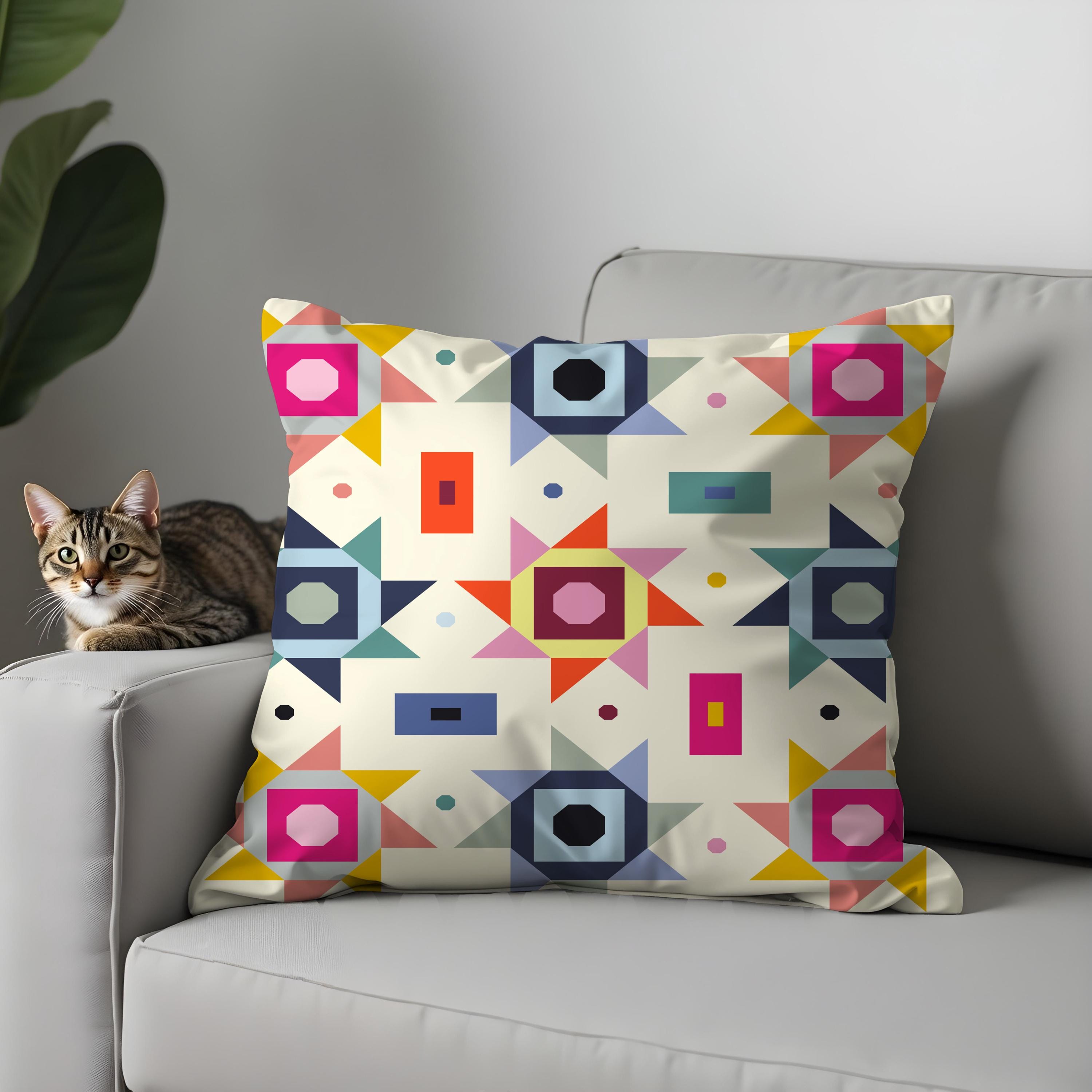 カラフルな幾何学模様のパッチワーク枕カバー、モダンなキルト