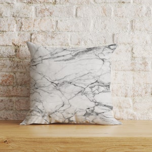 Fodera per cuscino in marmo, fodera per cuscino in pietra marmorizzata grigia ad acquerello, cuscini decorativi in marmo chiaro, cuscino per divano di lusso in marmo argento chiaro