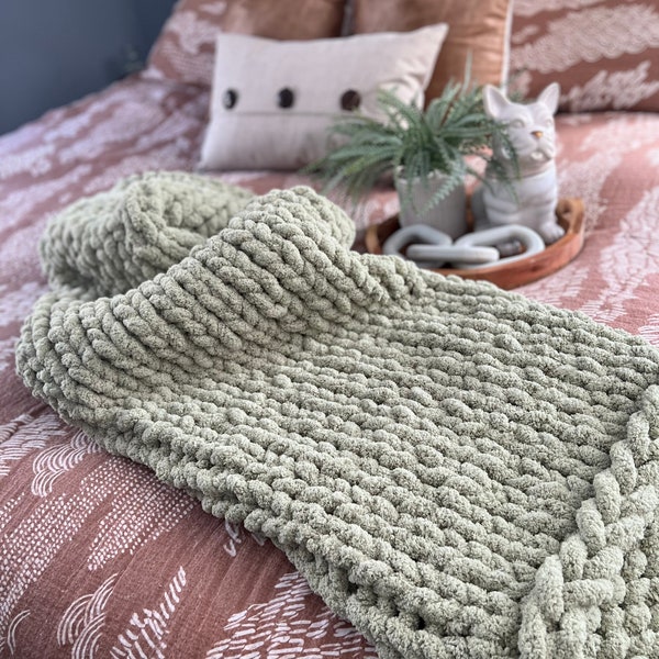 Soft sage green arm knit blanket, 30th birthday gift for her, woven throw blanket, cashmere throw, giant knit blanket Christmas present