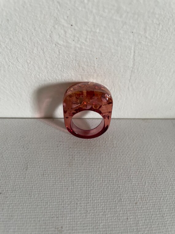 Vintage Peach Resin Acrylic Sparkle Ring - image 3