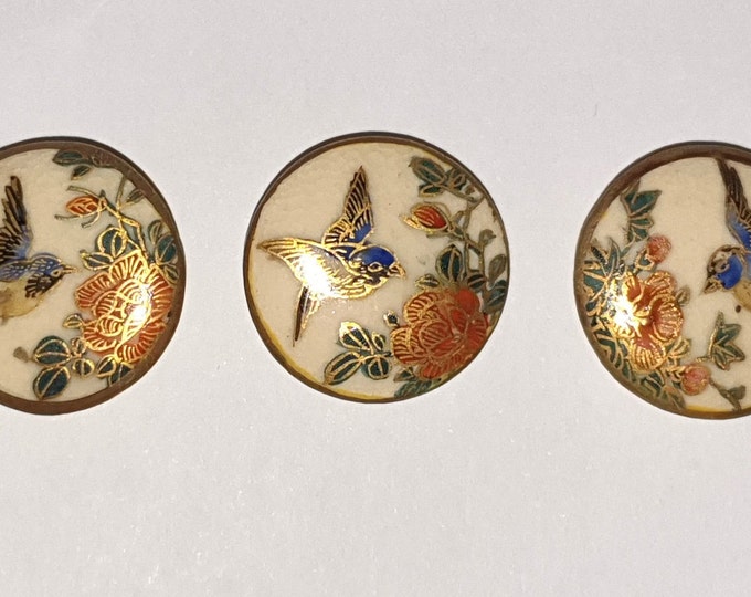 3 1880s Japanese Satsuma Button Decorated in 22 Carat Gold With Flying