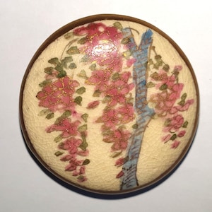 Large antique Japanese Satsuma ceramic button. Wisteria bush. Gold edge. Satsuma pottery. 1860s. Self shank. 1 7/16 inch or 37 mm. NM310