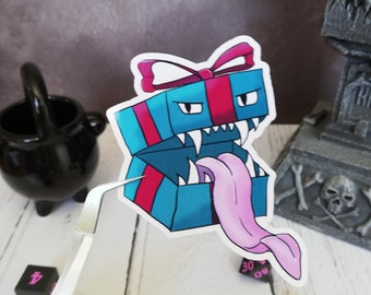 Cadeau-nabootsingssticker - Huidige sticker, schattig monsterontwerp, TTRPG-spelersticker, nerdy cadeau-idee, campagnedagboeksticker
