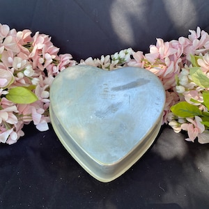 Wilton 1991 Heart Cake Pan