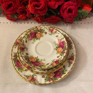 Royal Albert Old Country Roses Plates, set of 6