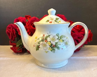 Vintage Sadler Holly Berry Teapot