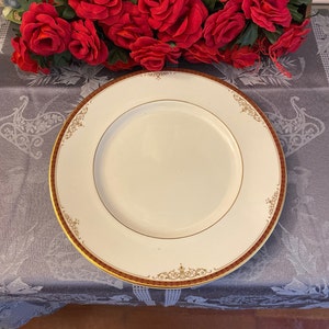 Minton Gloucester Pattern Dinner Plate 10.5”