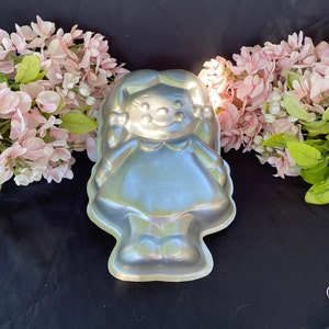 Wilton 1990 Darling Dolly Cake Pan