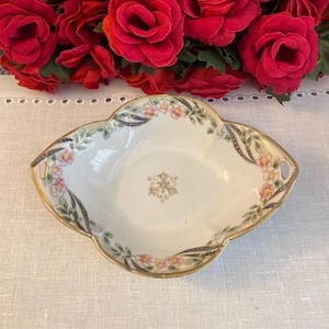 Hand Painted Nippon Serving Bowl
