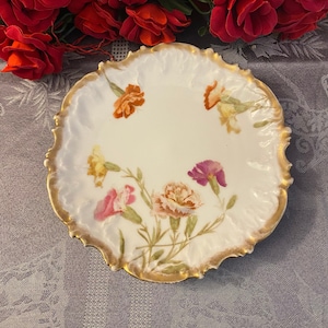 T & V Tressemann and Vogt Limoges White Poppies Plate