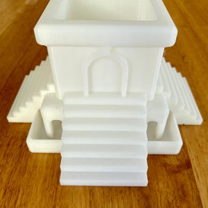 Temple plant pot