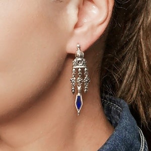 Floral style earrings in sterling silver 925 with Lapis Lazuli gemstone. image 2