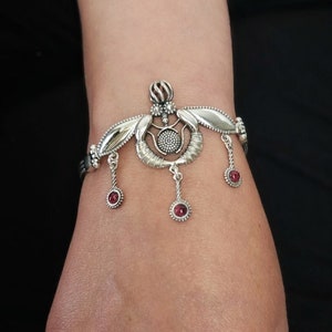 Minoan Malia Bee Bracelet: Sterling Silver, Lapis & Garnet