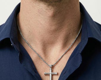 Handgemachter massiver Silber Kreuz Anhänger für Männer. Spirituelles Accessoire