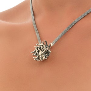 Colar Medusa em prata 925