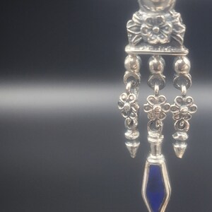 Floral style earrings in sterling silver 925 with Lapis Lazuli gemstone. image 8