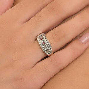 Elegant Byzantine style handmade ring in sterling silver 925 with garnet gemstone