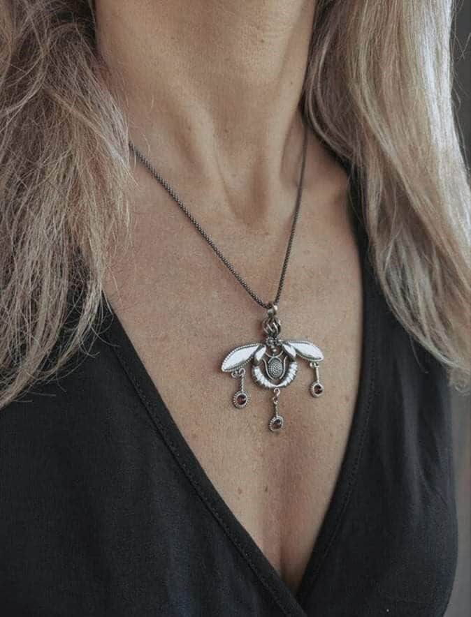 Collier Pendentif Nid D'abeille Et Abeille Pour Femme - Alliage, Délicat, Pour Toutes Occasions (32 Cm)
