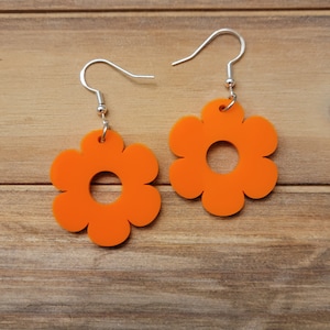Groovy Flower Earrings, Retro Flower Acrylic Earrings, Flower Power, Orange Earrings, Orange Flower Earrings
