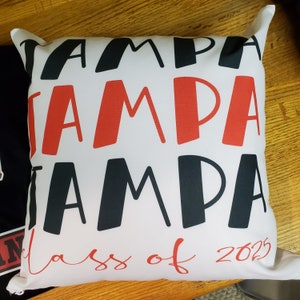 Almohada universitaria personalizada