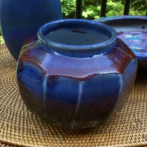Vintage PAUL JESELSKIS Studio Art Pottery Vase / Pot With a crackle finish. Signed by the Michigan City, Indiana artist.