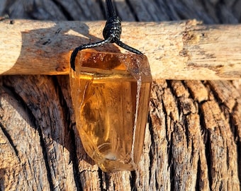 Collar de cristal de cuarzo de miel natural, collar de cordón de cuero, colgante de piedra preciosa cruda de miel, collar de cristal delicado, longitud personalizada, minimalista