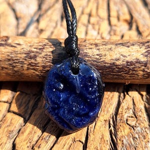 Rohe Royal Blau Saphir Halskette, Lederband, September Geburtsstein