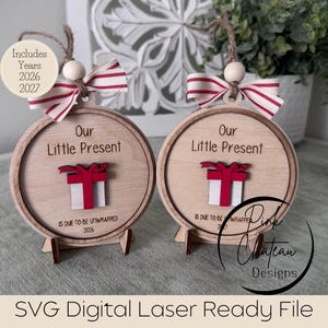 Ornament in verwachting van ouders | Zwangerschapsaankondiging Kerstmis | Digitaal lasergesneden SVG-bestand | Glowforge en Lightburn getest | Vakantiethema