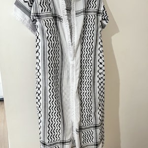 ORIGINAL Shemagh Keffiyeh Arab Scarf Abaya Dress Shirt | Made in Middle East | Kufiya Arafat Black Print Hatta Unisex Men or Womens