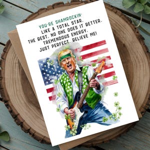 Cartão Digital Trump Shamrockin' The USA, Trump Rock, Dia de São Patrício, St. Pattys, Guitarrista Engraçado Trump, Trevo Verde, Celebração Irlandesa