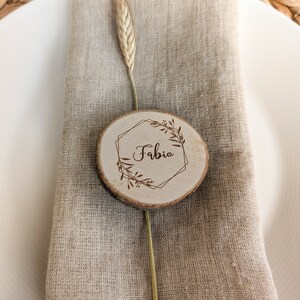 nombres de lugares de madera para bodas | tarjetas de lugar | recepción, etc. Rebanadas de tronco de árbol grabadas con láser.