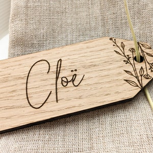 Personalisierte Tischkarten aus Holz – lasergravierte Eichenholz-Etiketten – Hochzeit, Party, Abendessen, Weihnachtsdekoration und Geschenkanhänger