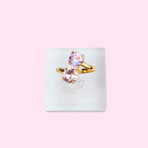 Fijne roze glans, 8 mm verstelbare ring met dubbele kristallen, lichtroze (weergegeven in goudstand)