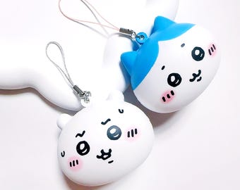 Pasek z zawieszką Chiikawa / Hachiware Squishy Face Charm | Ręcznie robiony pasek do telefonu | Brelok do kluczy z maskotką w kształcie kapsułki w Japonii
