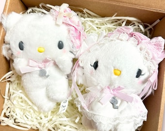 Sanrio Charmmy Kitty Plush Mascot Keychain– Option Select (White Frill / My Fur Baby)