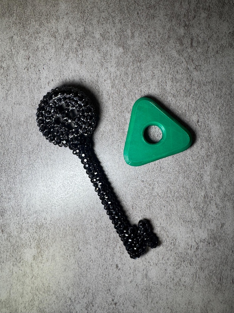 Coraline The Other Mother Beldam Button Eye Doll Replica NECA Brand New With Jade Seeing Stone, Button Skeleton Key, and Needle Hand Rhinestone Key
