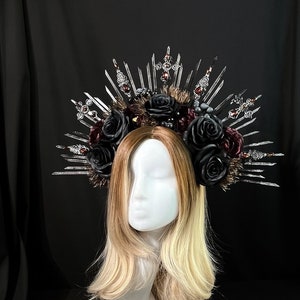 Corona del Día de los Muertos, corona de halo de la Santa Muerte, tocado del Día de los Muertos, corona de diosa gótica, corona de reina oscura, diadema de Halloween