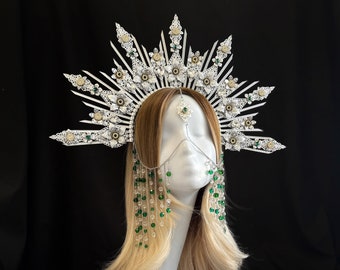 Couronne de déesse du soleil avec bijoux en chaîne, couronne céleste, casque de halo de soleil, casque de halo d'argent, couronne de halo de festival de déesse