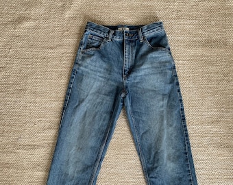 UniQlo High Rise Mom Jeans size 25x32, Japanese Jeans