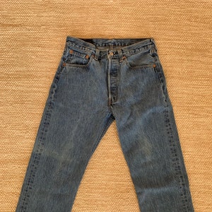 32x28 Vntg 90’s Levi 501xx Classic Button Fly Jeans. Made in USA. Vintage