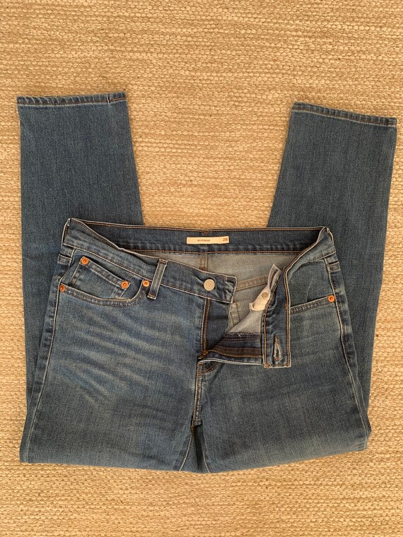 Levi’s Boyfriend Jeans size 28 - image 2