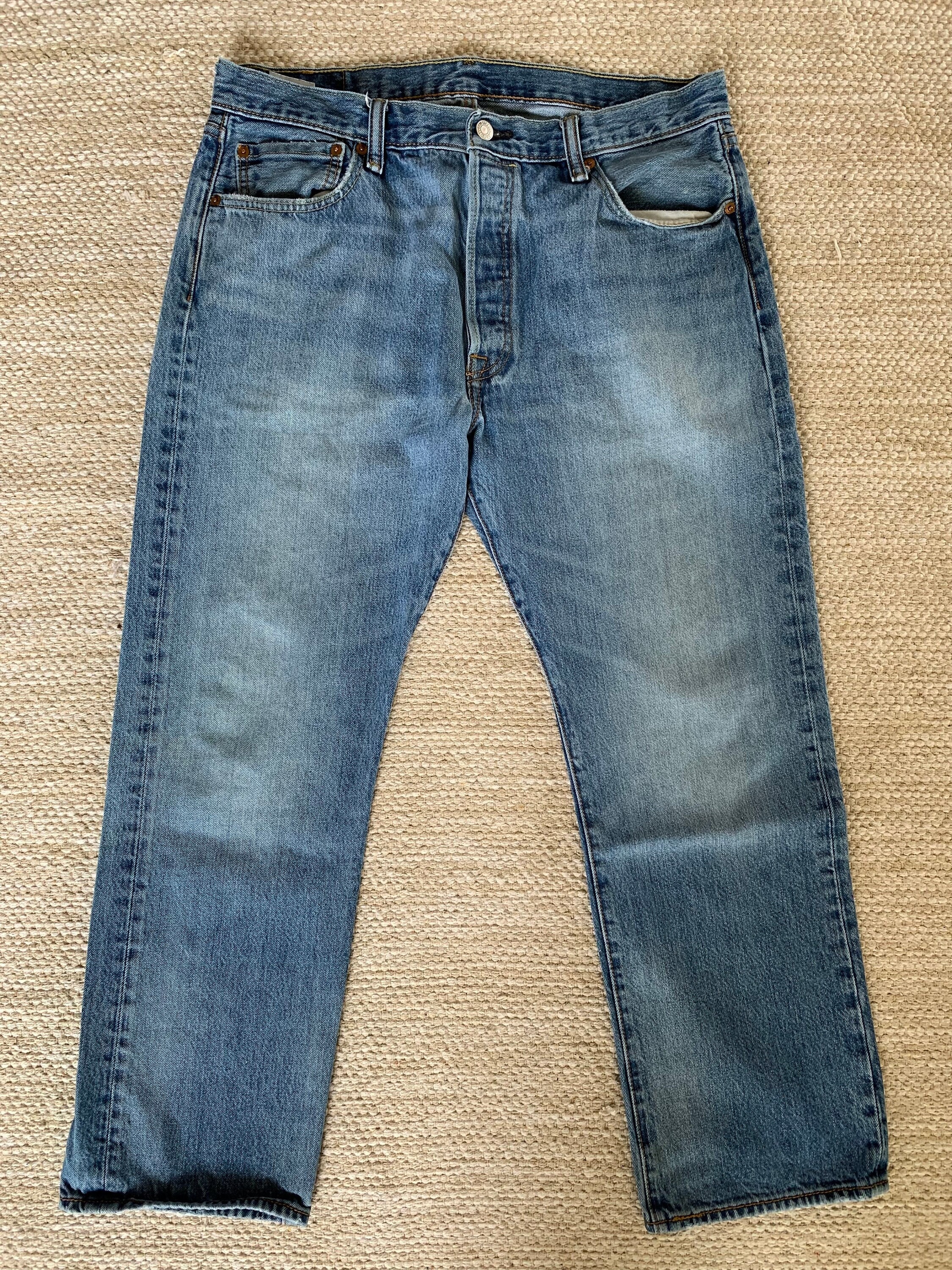 Levis 501 Classic Button Fly Jeans 